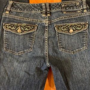 White House Black Market Blanc jeans